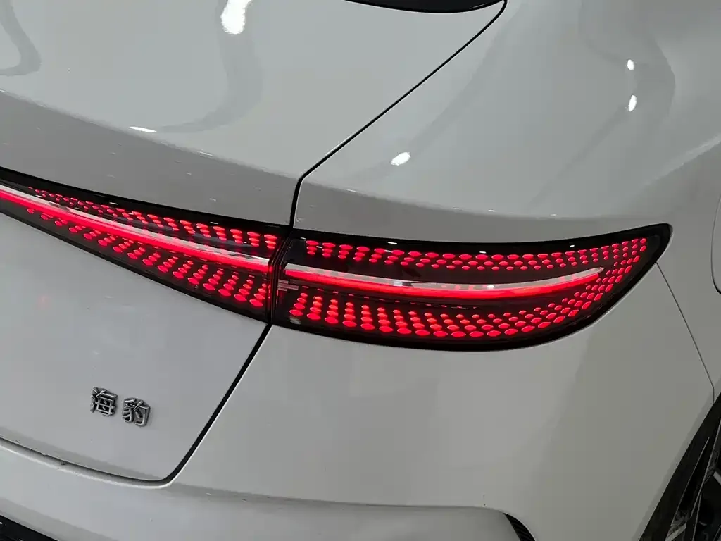 BYD Seal — фото 4