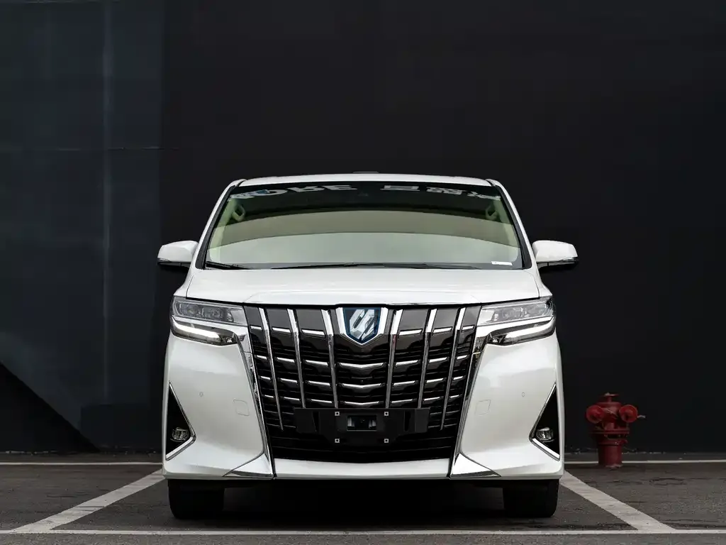 Toyota Alphard — фото 5