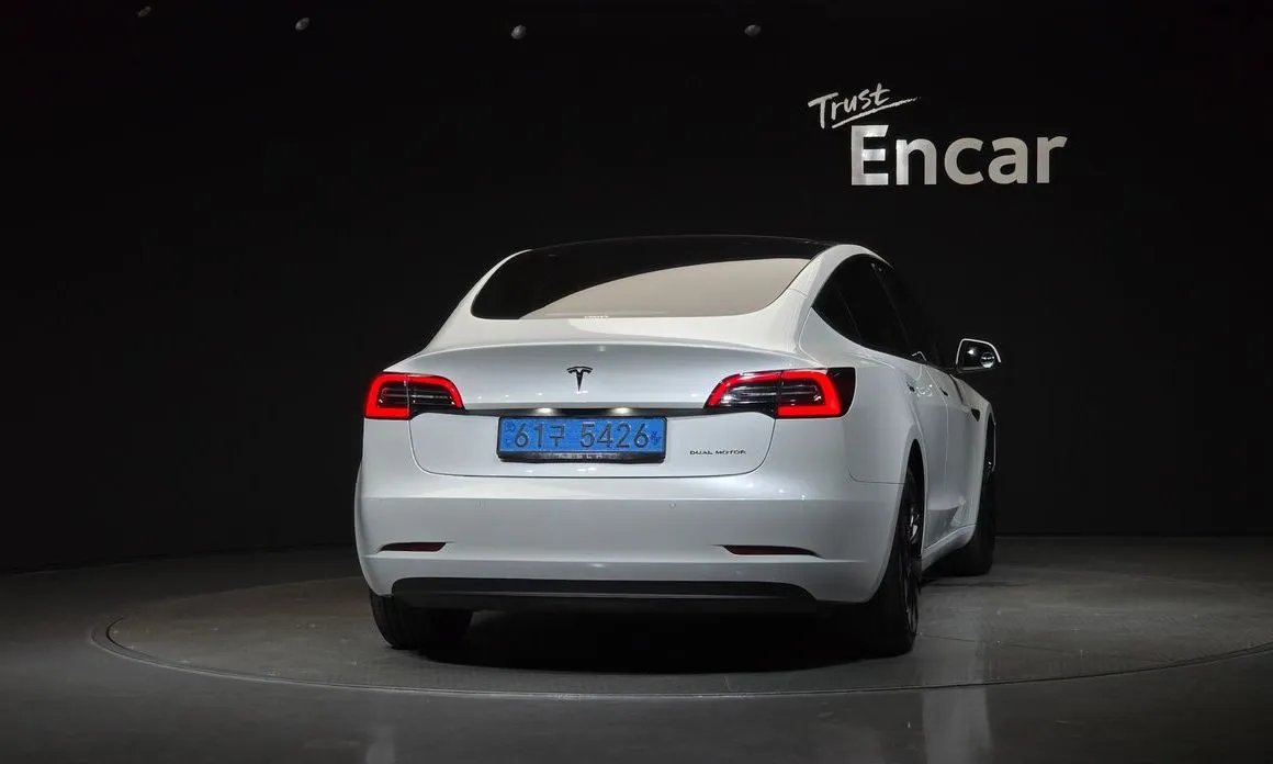 Tesla Model 3 — фото 6