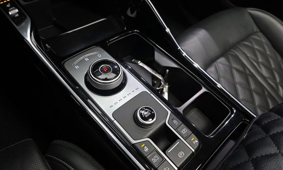 Kia Sorento — фото 10