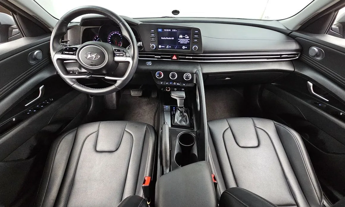 Hyundai AVANTE — фото 2