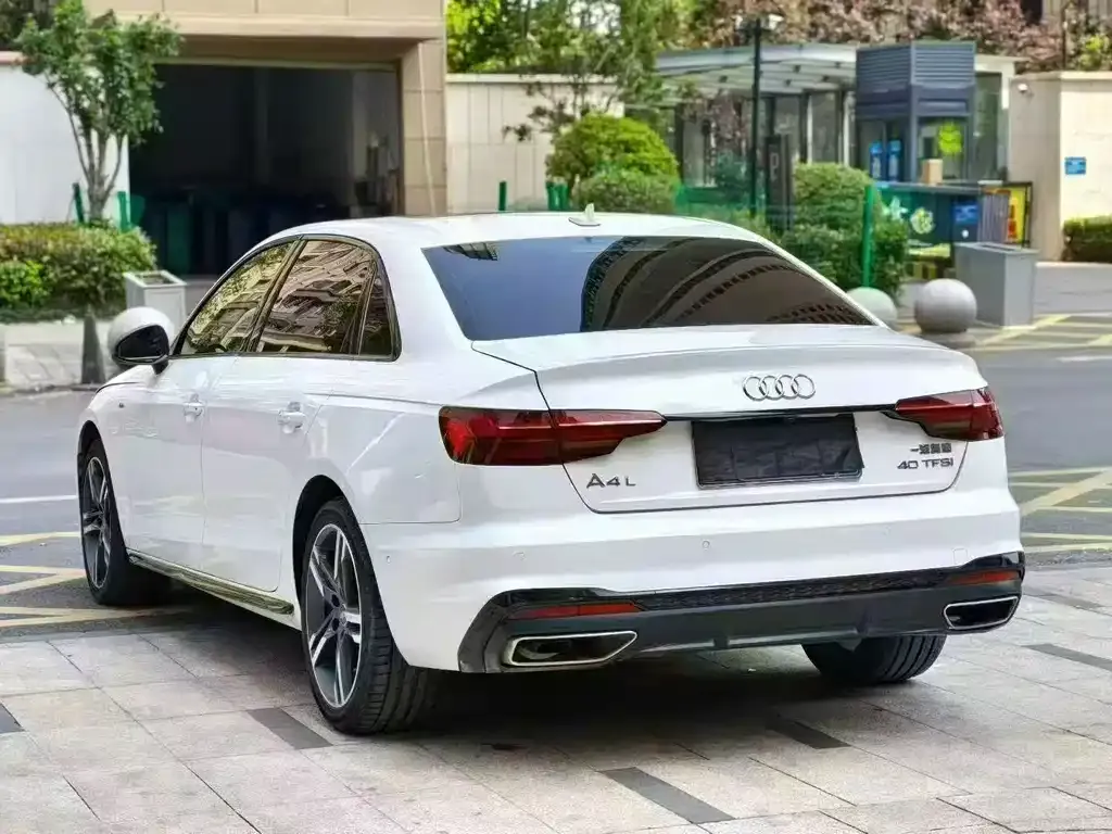 Audi A4L — фото 4