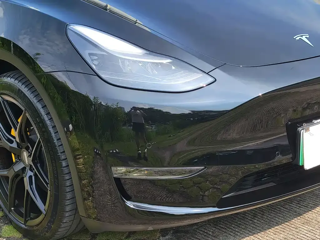 Tesla Model Y — фото 8