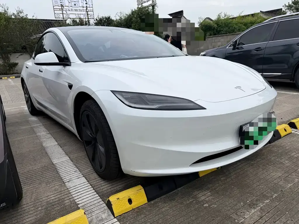Tesla Model 3 — фото 6