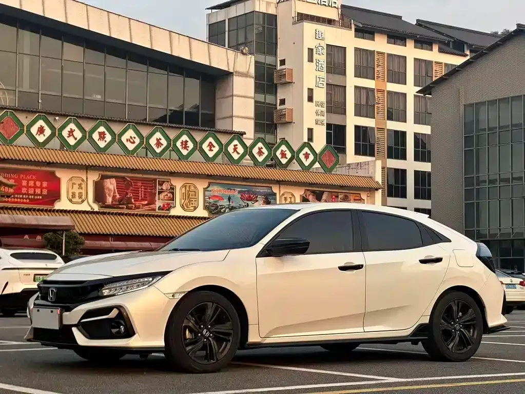 Honda Civic — фото 1