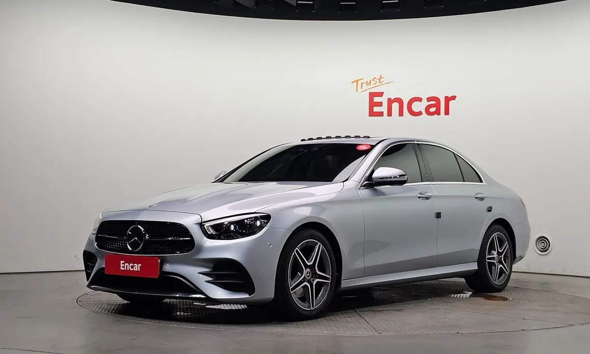 Mercedes-Benz E-Class — фото 1