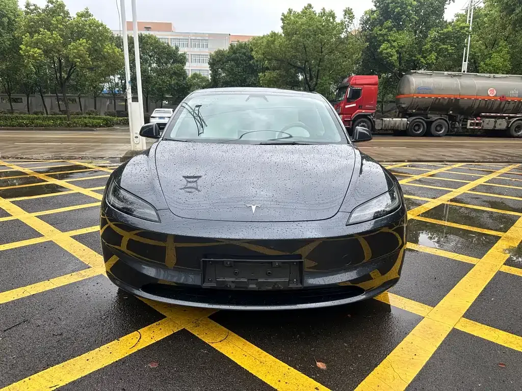 Tesla Model 3 — фото 6