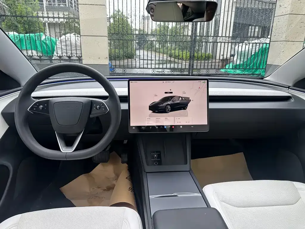 Tesla Model 3 — фото 5