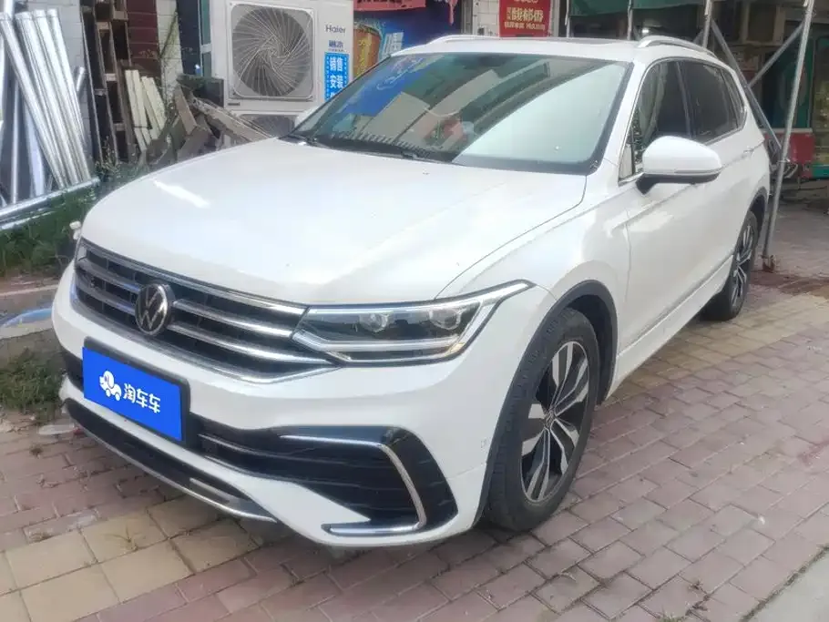 Volkswagen Tiguan L — фото 1