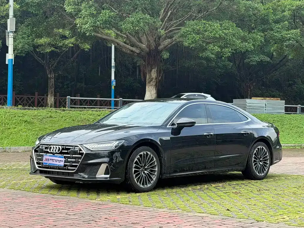 Audi A7L — фото 1