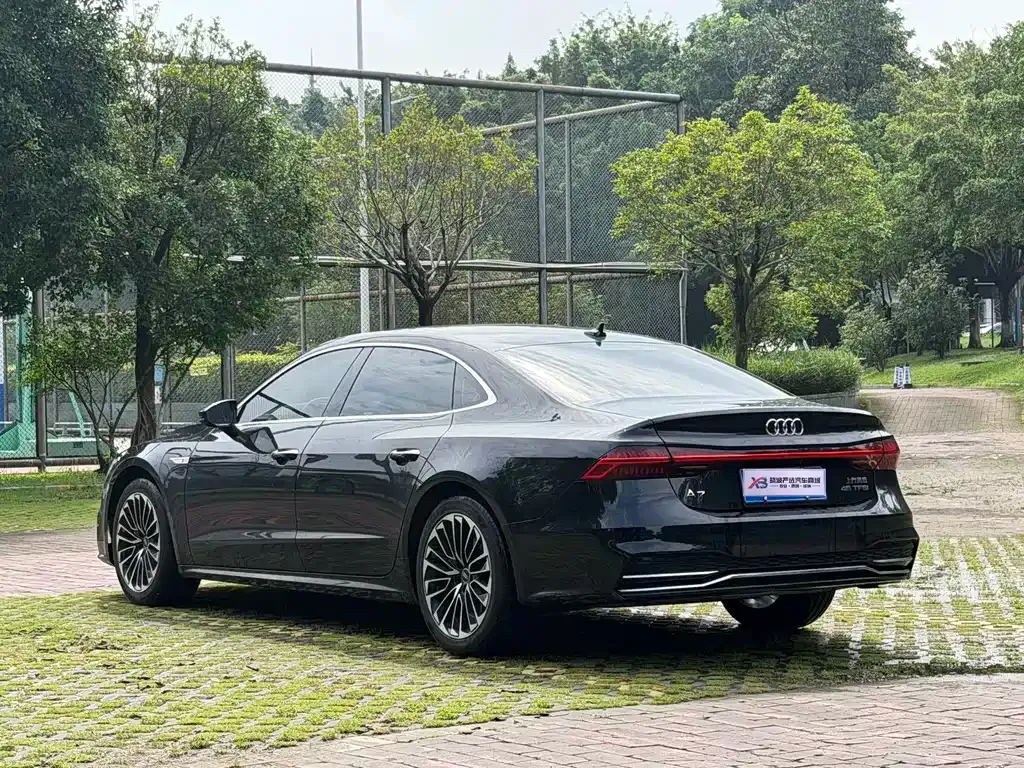 Audi A7L — фото 5