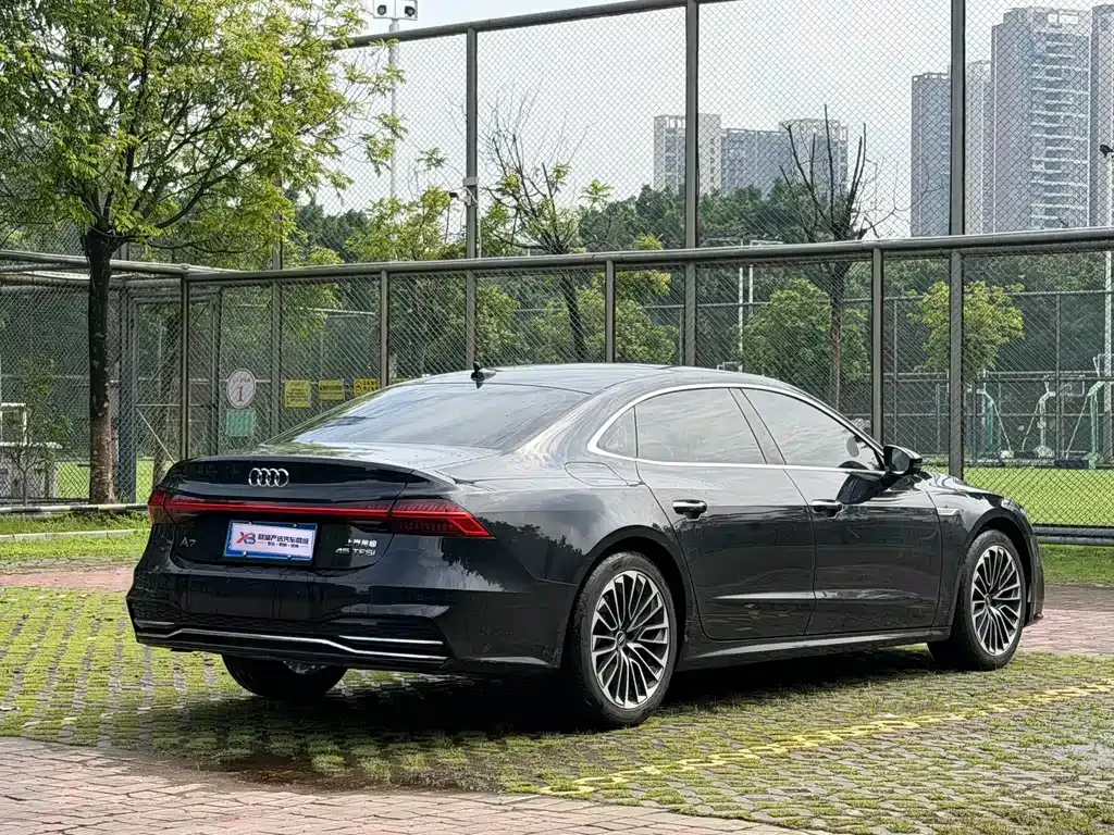 Audi A7L — фото 9