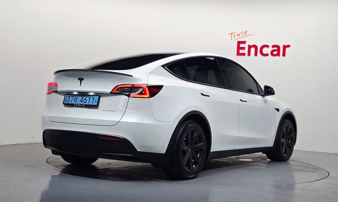 Tesla Model Y — фото 6
