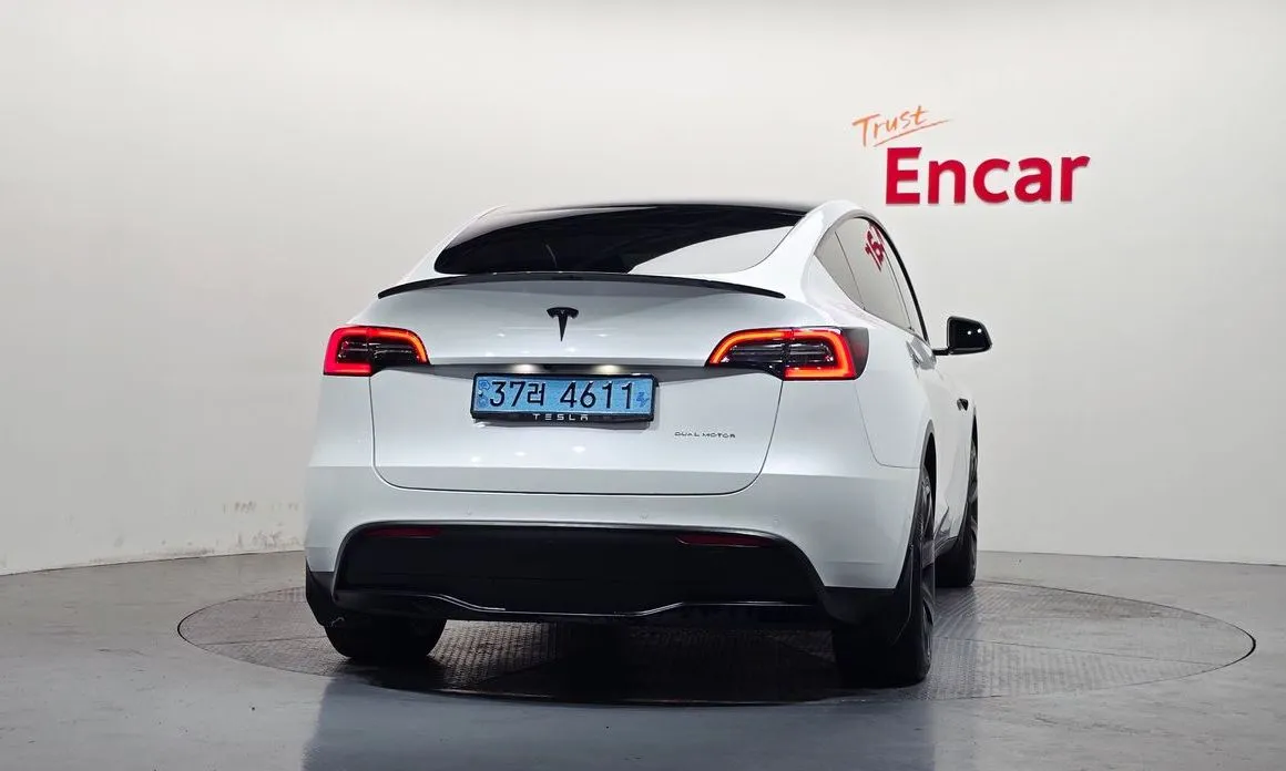 Tesla Model Y — фото 10