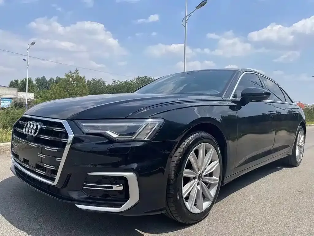 Audi A6L — фото 1