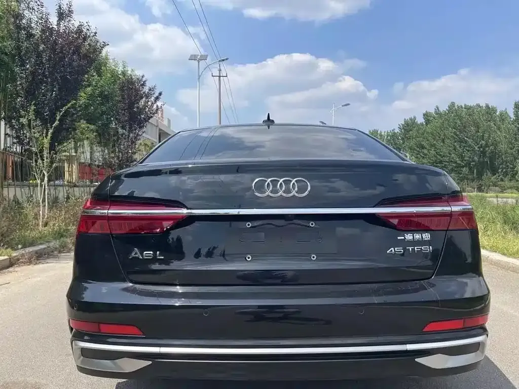 Audi A6L — фото 7