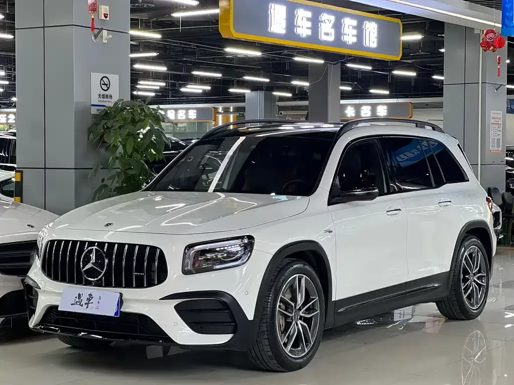 Mercedes-Benz GLB AMG — фото 1