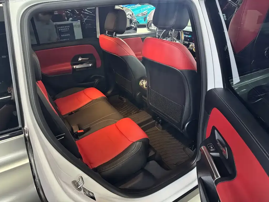 Mercedes-Benz GLB AMG — фото 3