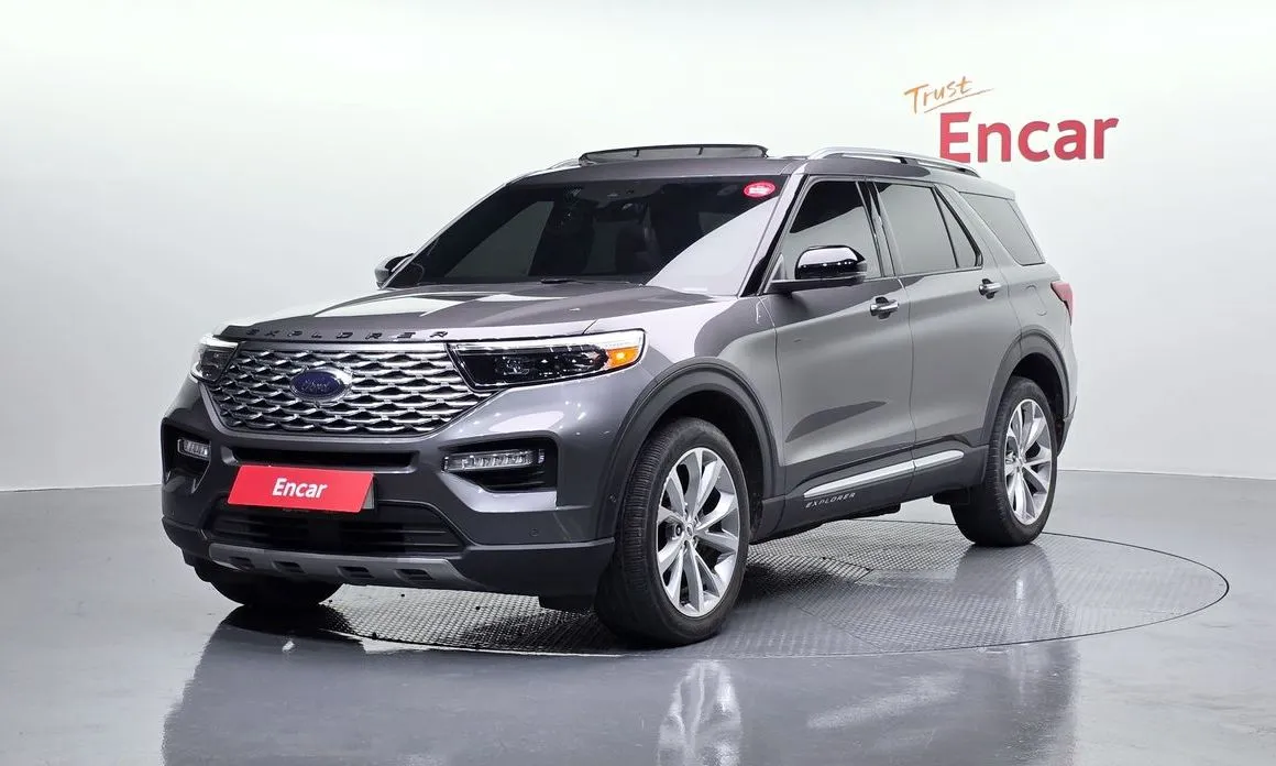 Ford Explorer — фото 1