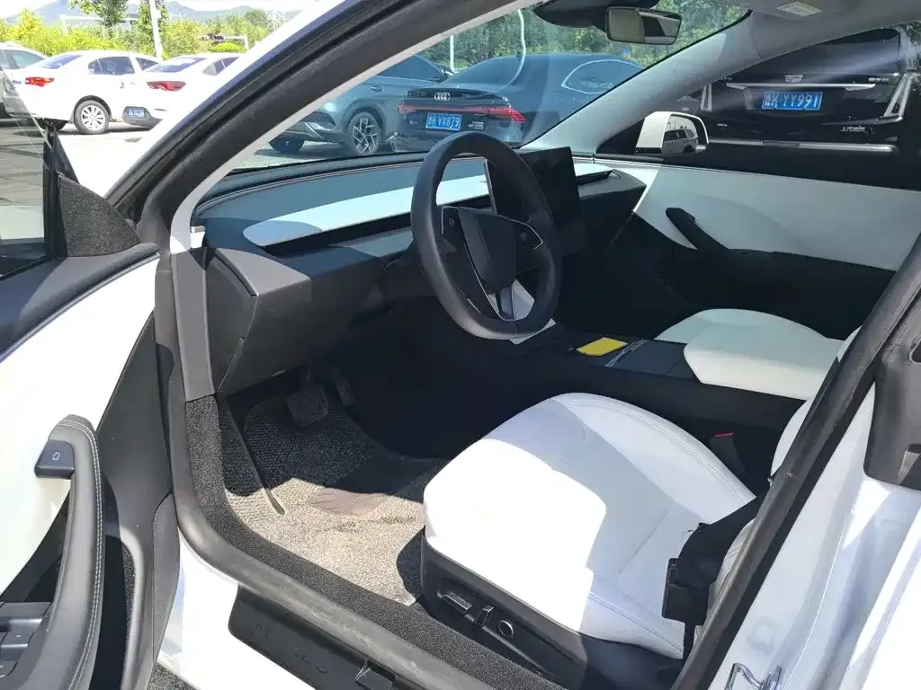 Tesla Model 3 — фото 4