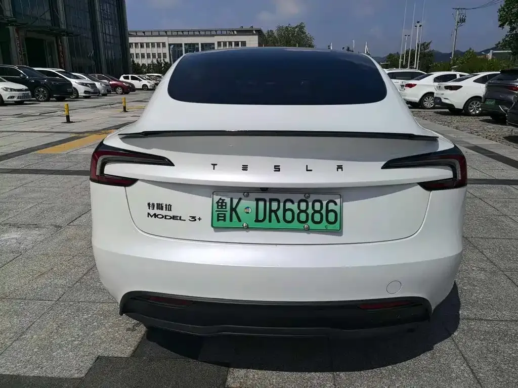 Tesla Model 3 — фото 9