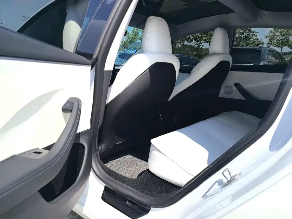 Tesla Model 3 — фото 5