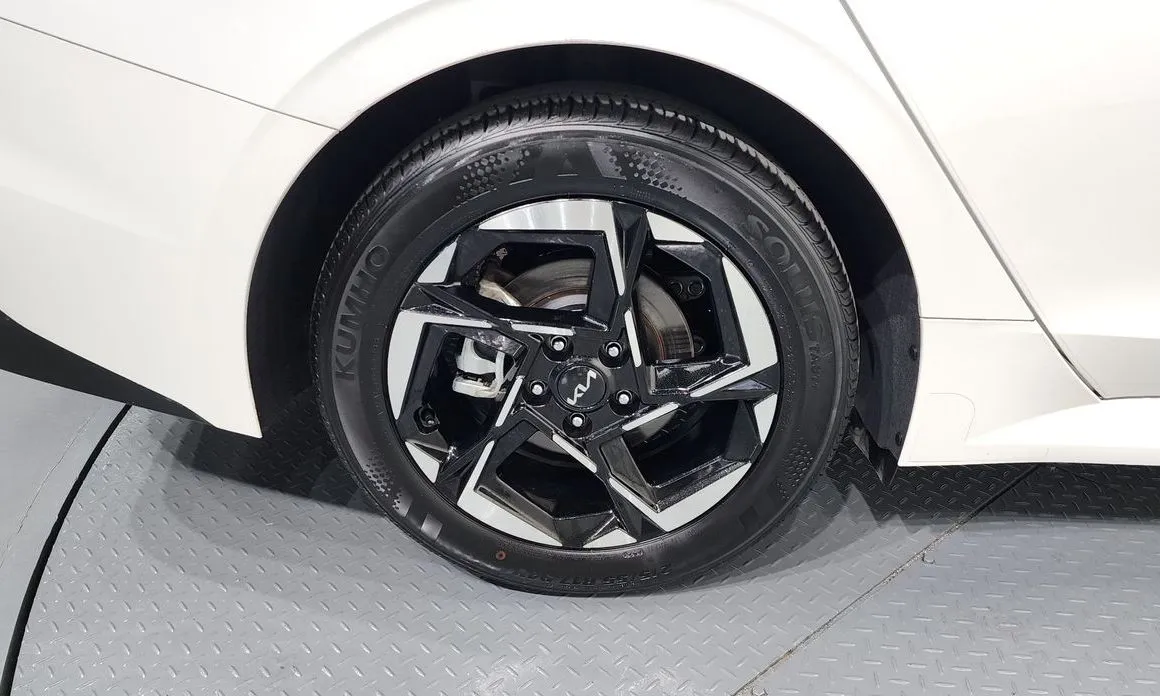 Kia K5 — фото 9