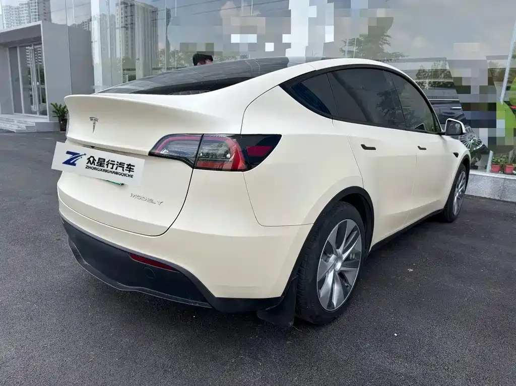 Tesla Model Y — фото 4