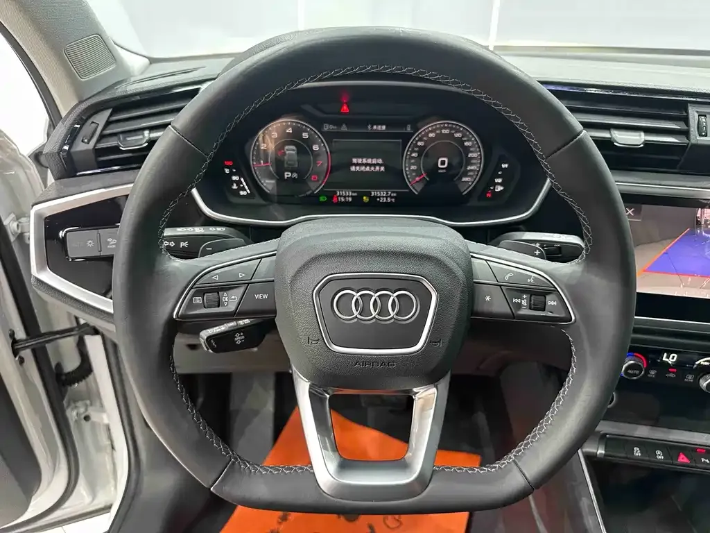 Audi Q3 — фото 4