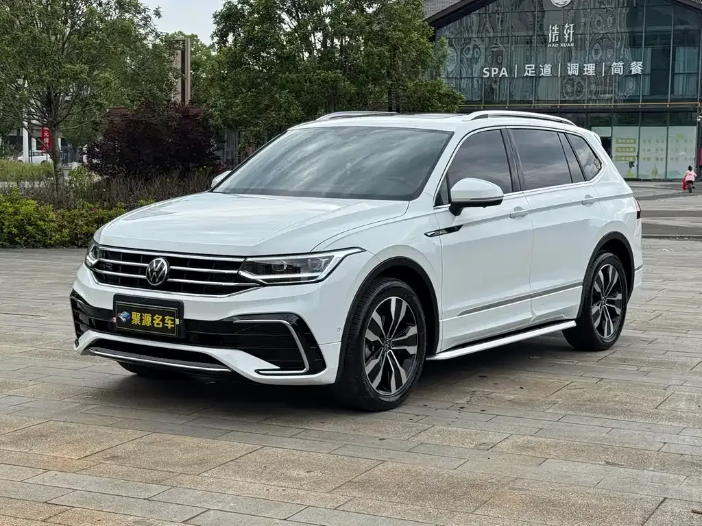 Volkswagen Tiguan L — фото 4