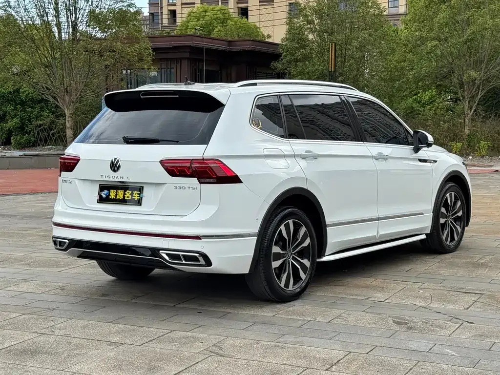 Volkswagen Tiguan L — фото 3