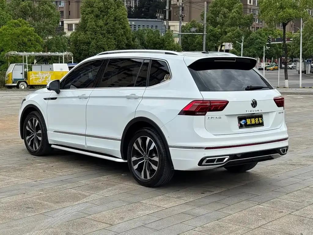 Volkswagen Tiguan L — фото 8