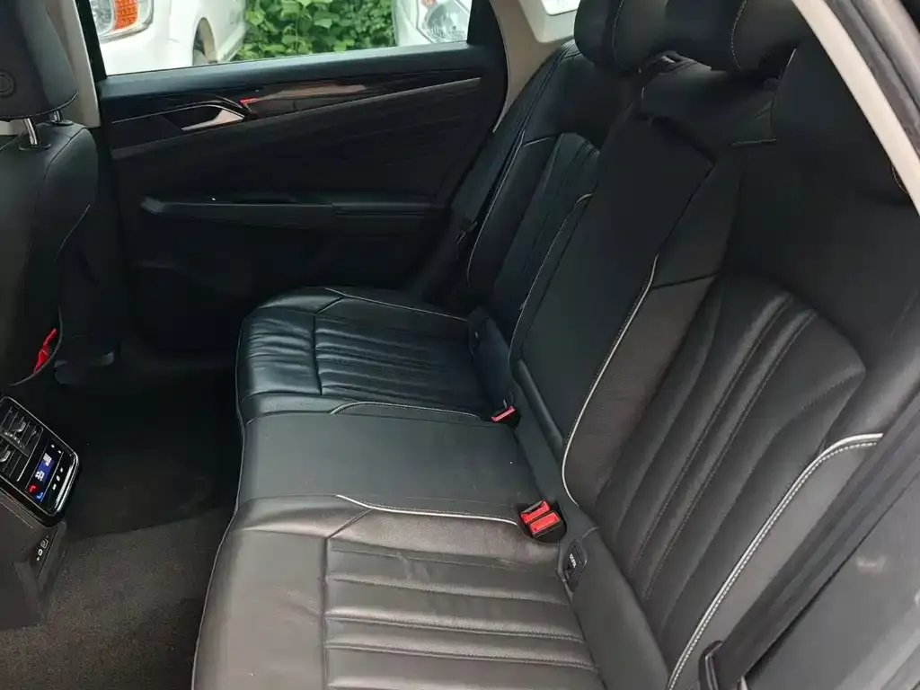 Volkswagen Passat — фото 4