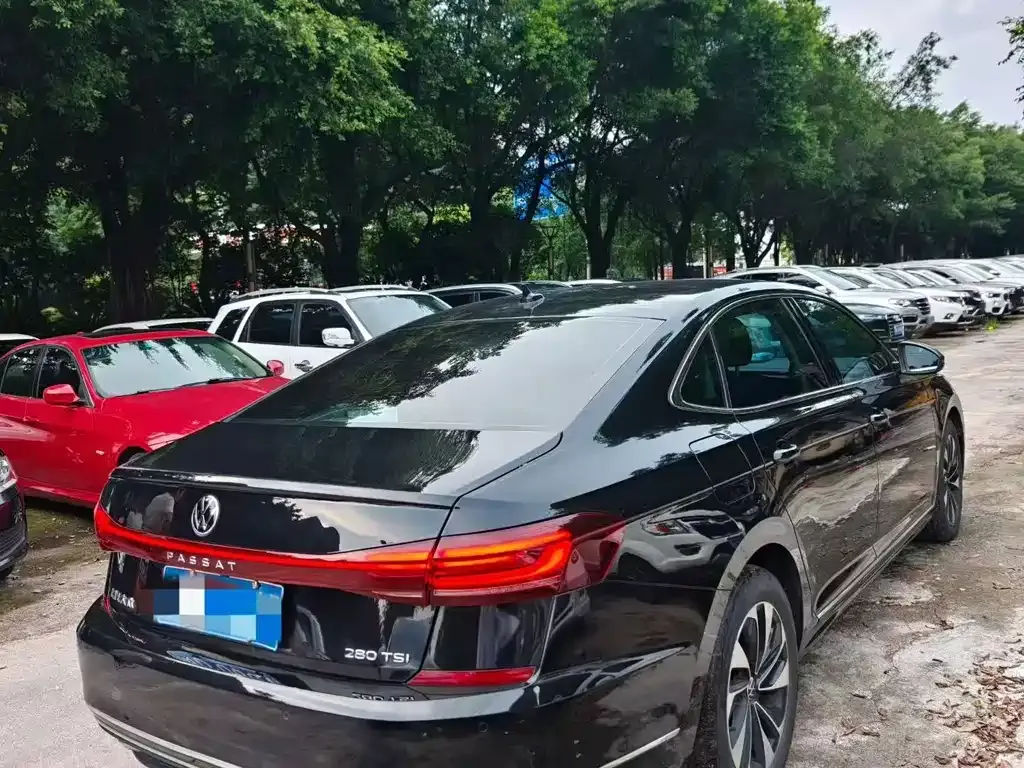 Volkswagen Passat — фото 8