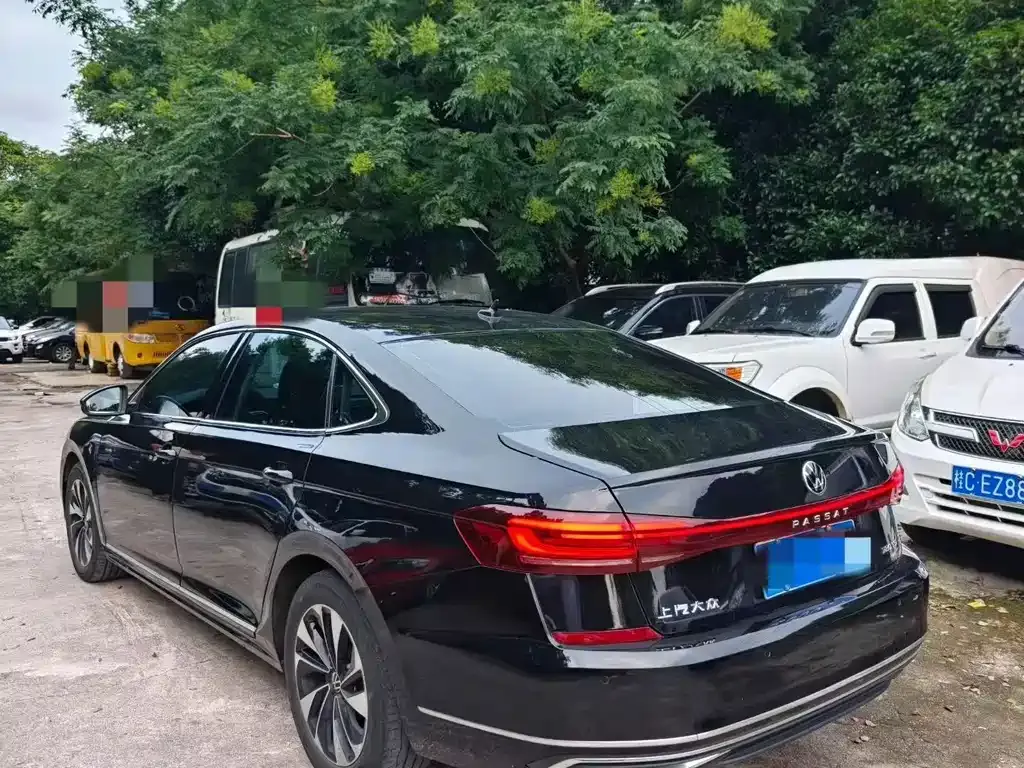 Volkswagen Passat — фото 9