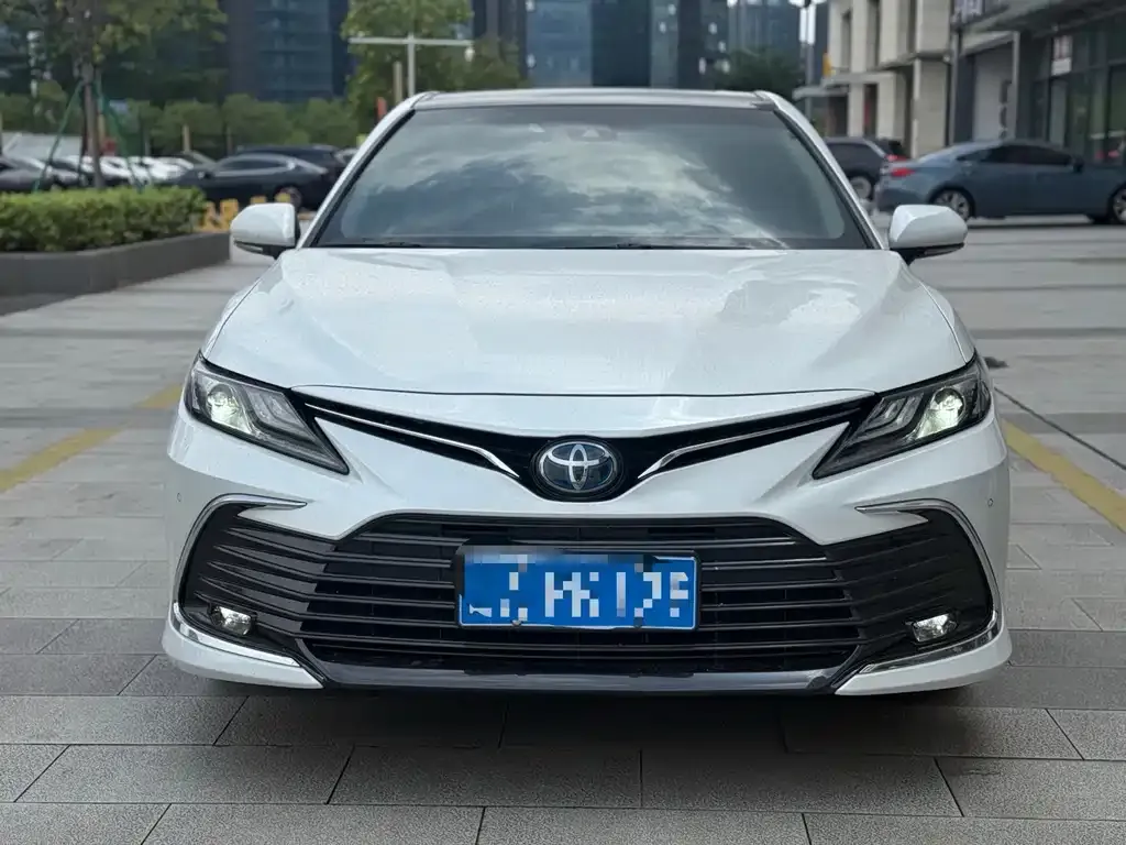 Toyota Camry — фото 6