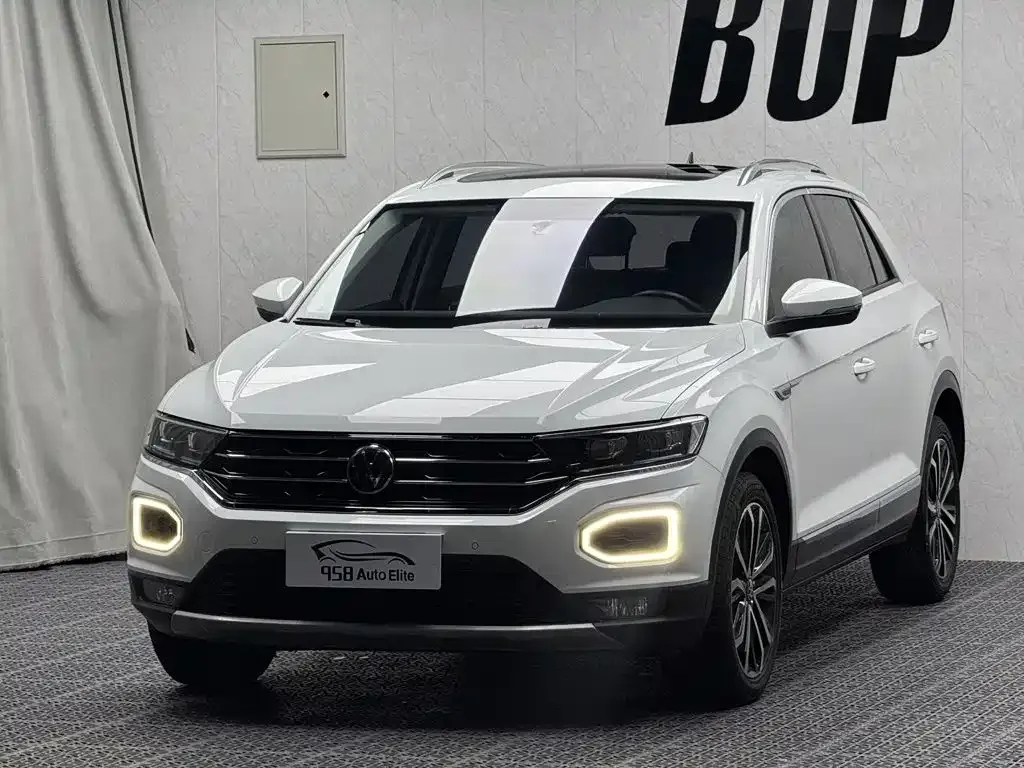Volkswagen T-Roc — фото 1