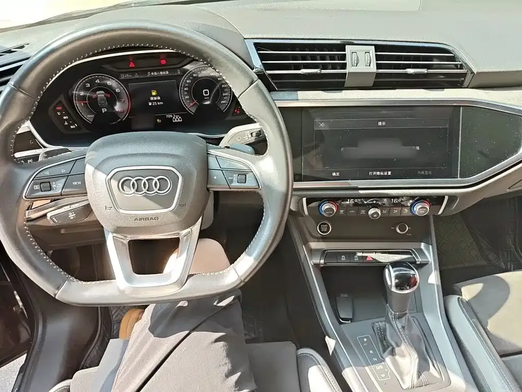 Audi Q3 — фото 8