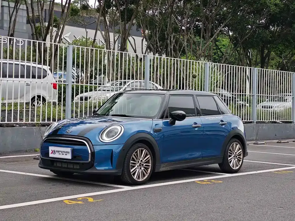 MINI Cooper (3-door) — фото 1
