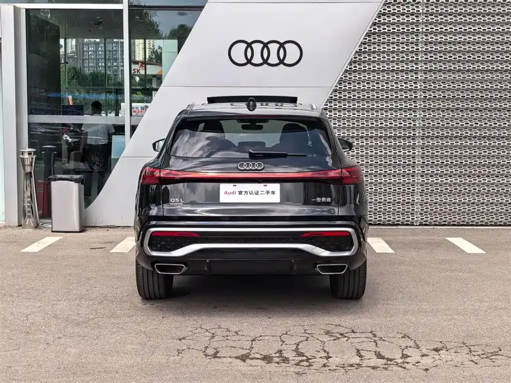 Audi Q5L — фото 4