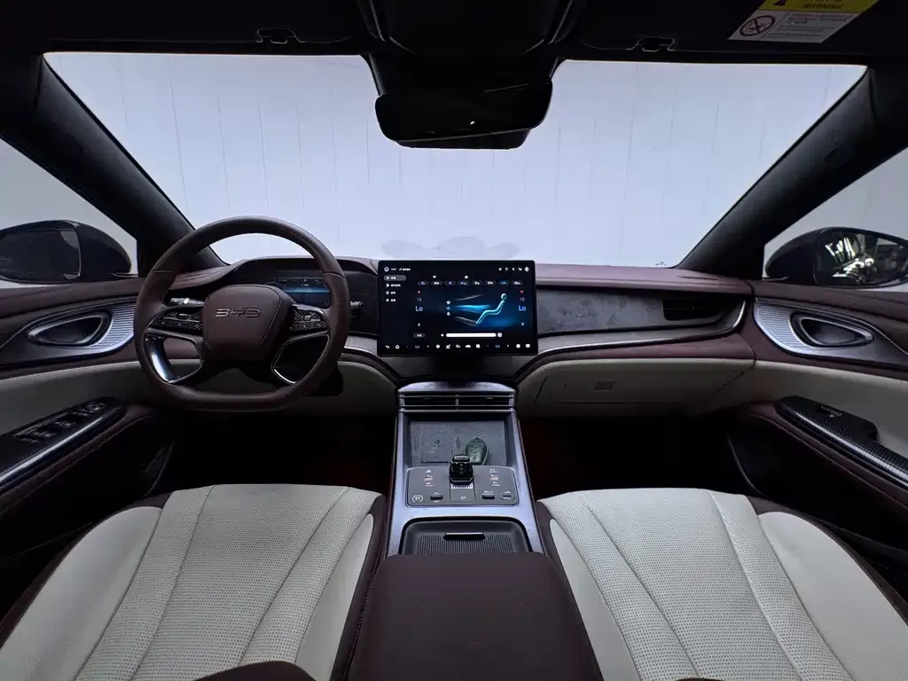 BYD Seal — фото 8