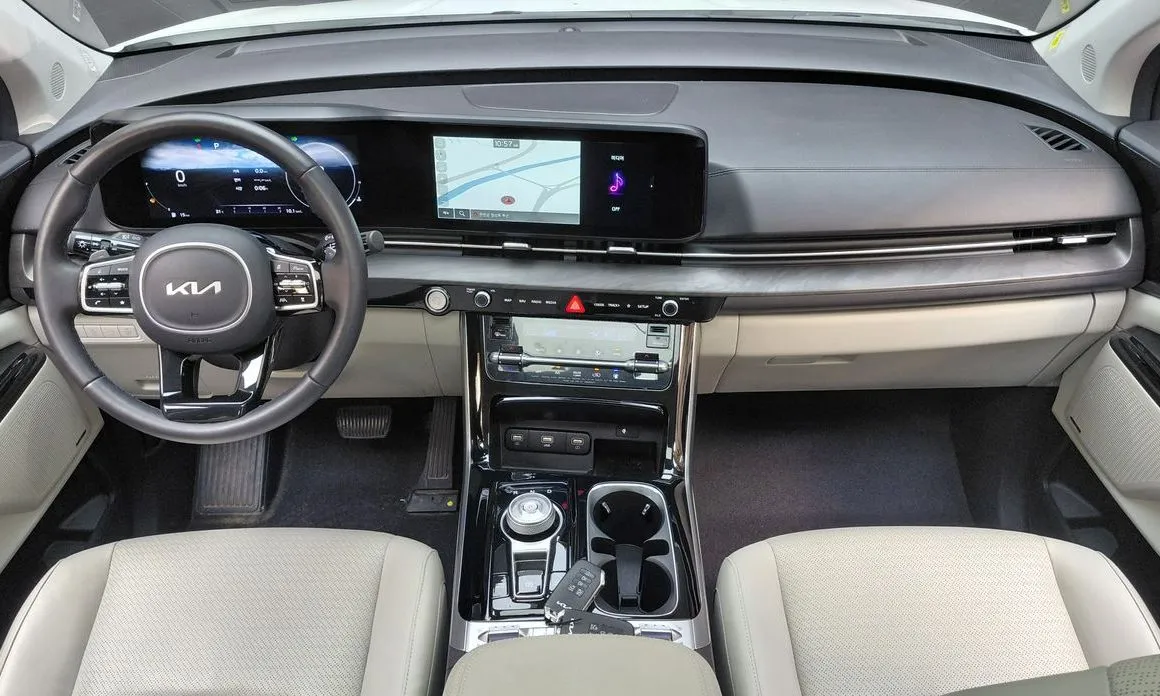 Kia Carnival — фото 10