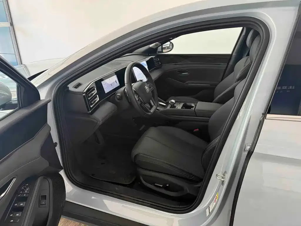 BYD Qin L — фото 10
