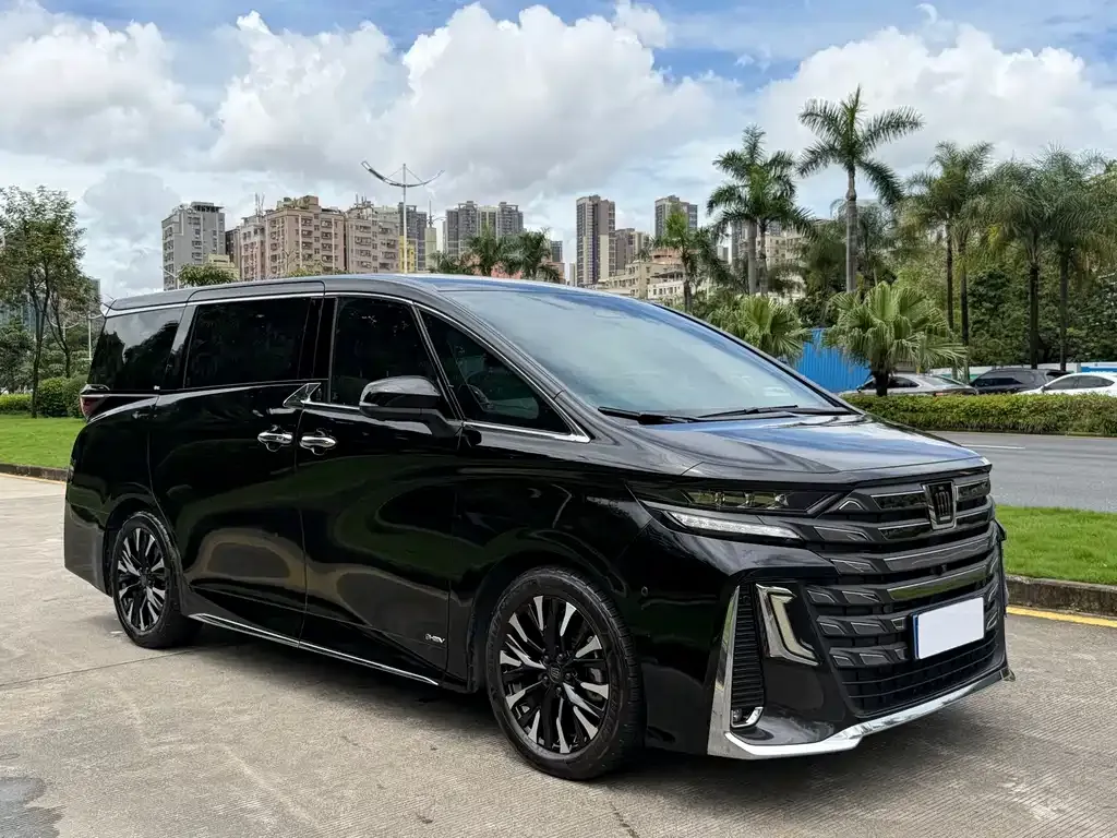 Toyota Vellfire — фото 7
