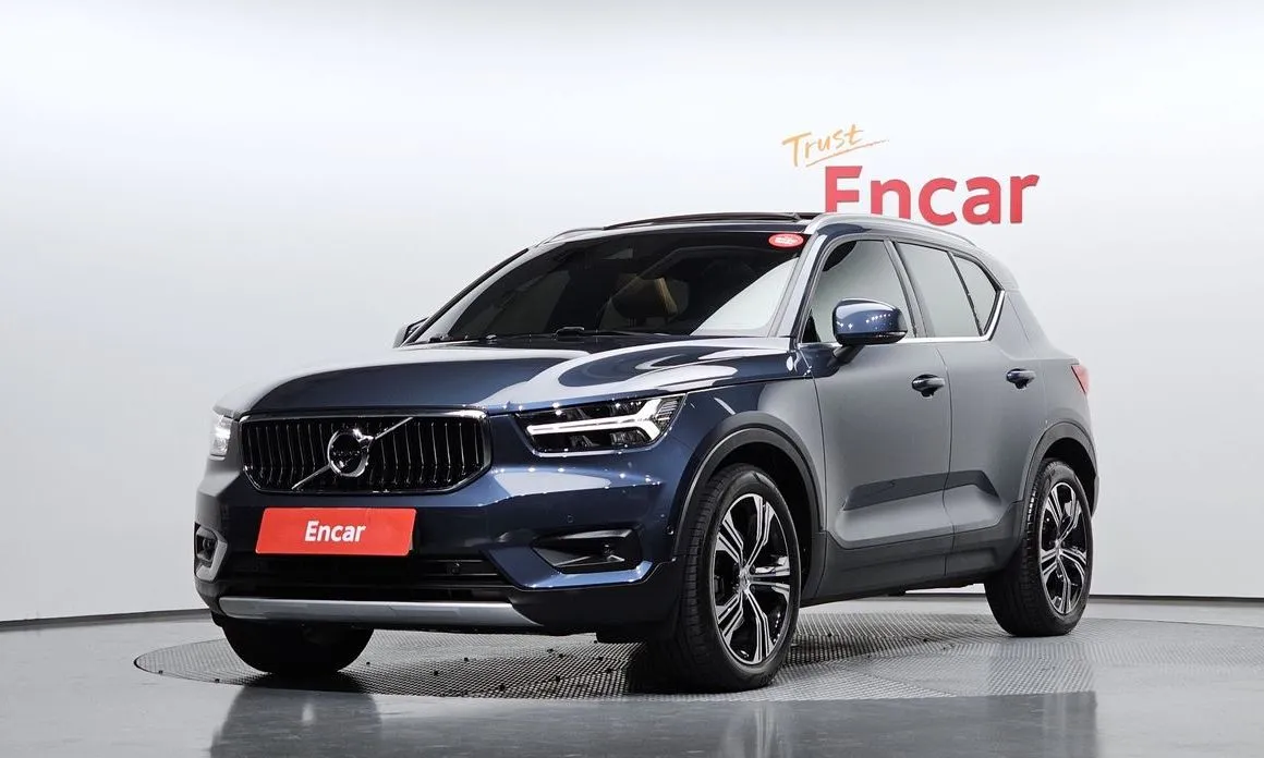 Volvo XC40 — фото 1