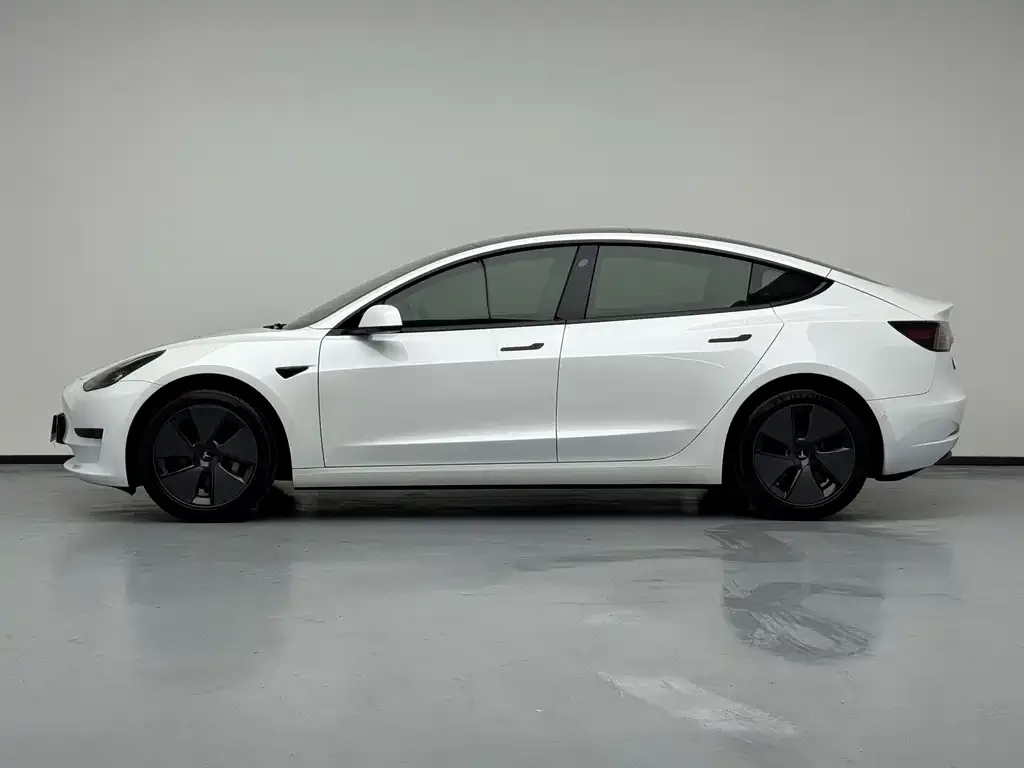 Tesla Model 3 — фото 2