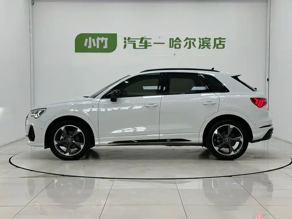Audi Q3 — фото 10