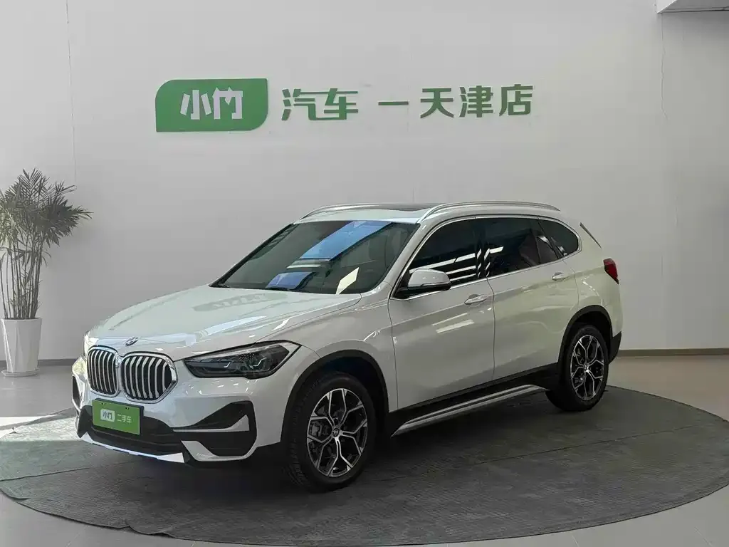 BMW X1 — фото 1
