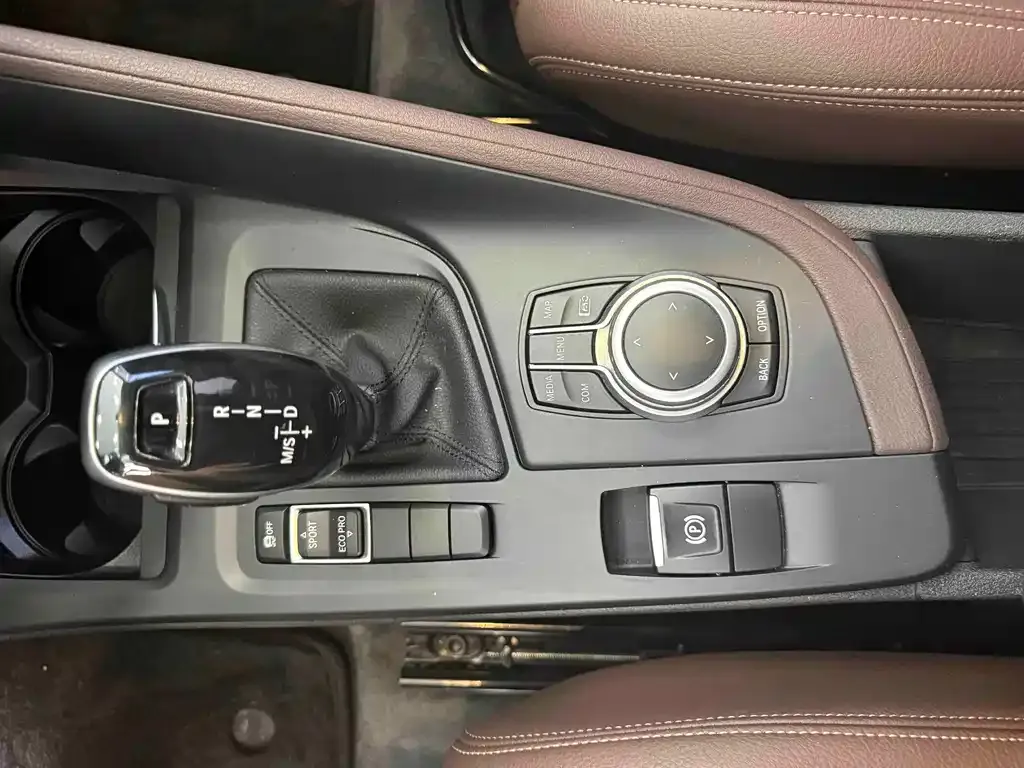 BMW X1 — фото 10