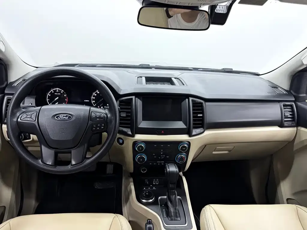 Ford Everest — фото 8